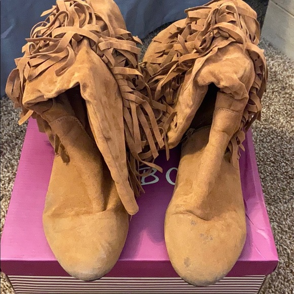 Golden brown boots - Picture 2 of 3